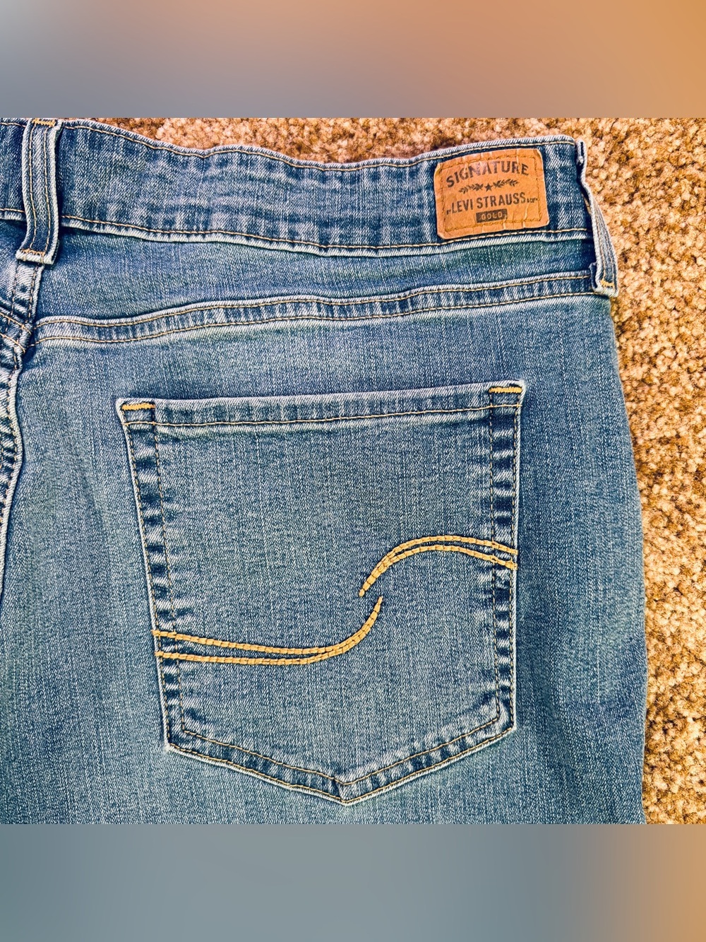 Levi Strauss Signature Gold Mid Rise Capri Stretch Jeans Women’s 18 W34 Cuffed